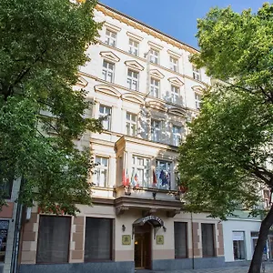 Tyl Hotel